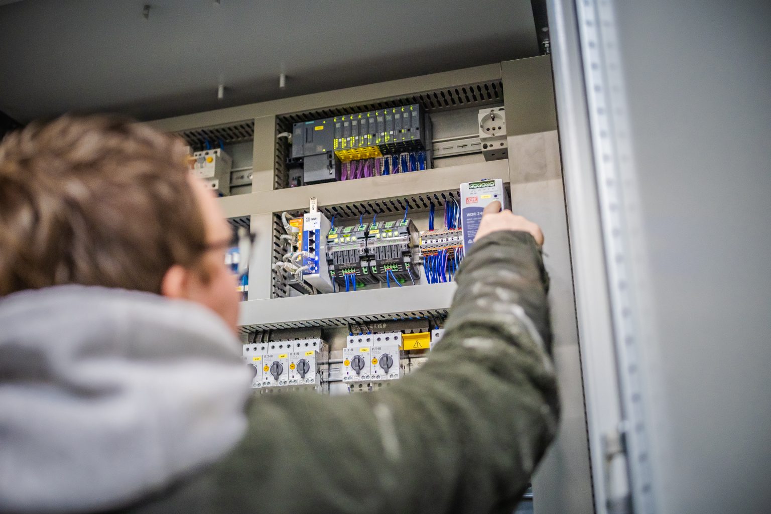 Aan het werk bij Elektro Technisch Buro Van de Beek b.v.